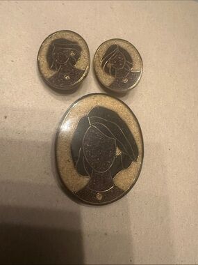 Vintage artisan gold and Black Portrait Cameo Pin and Earring Set